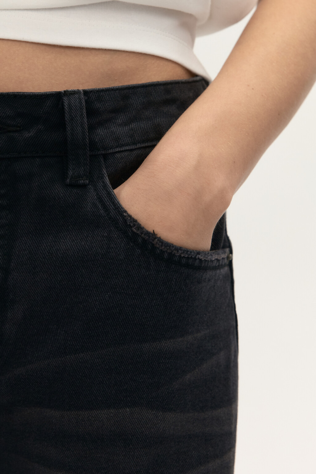 Джинсы широкие со средней посадкой - цвет черный - 6