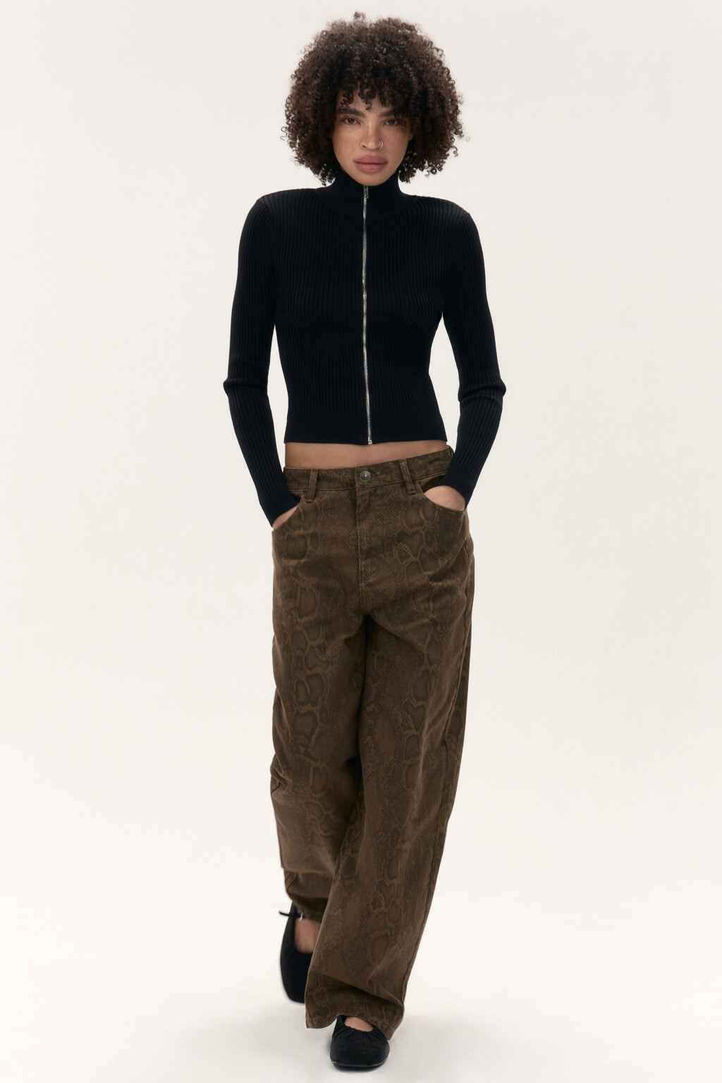 Джинсы baggy со змеиным принтом - цвет коричневый - 1