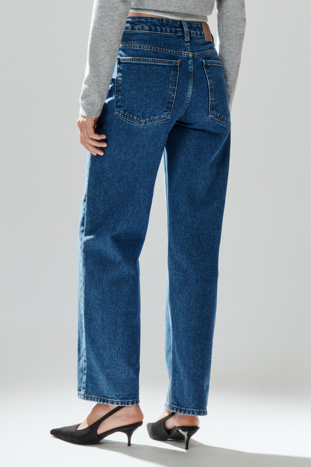 Джинсы прямые со средней посадкой - цвет голубой - 4
