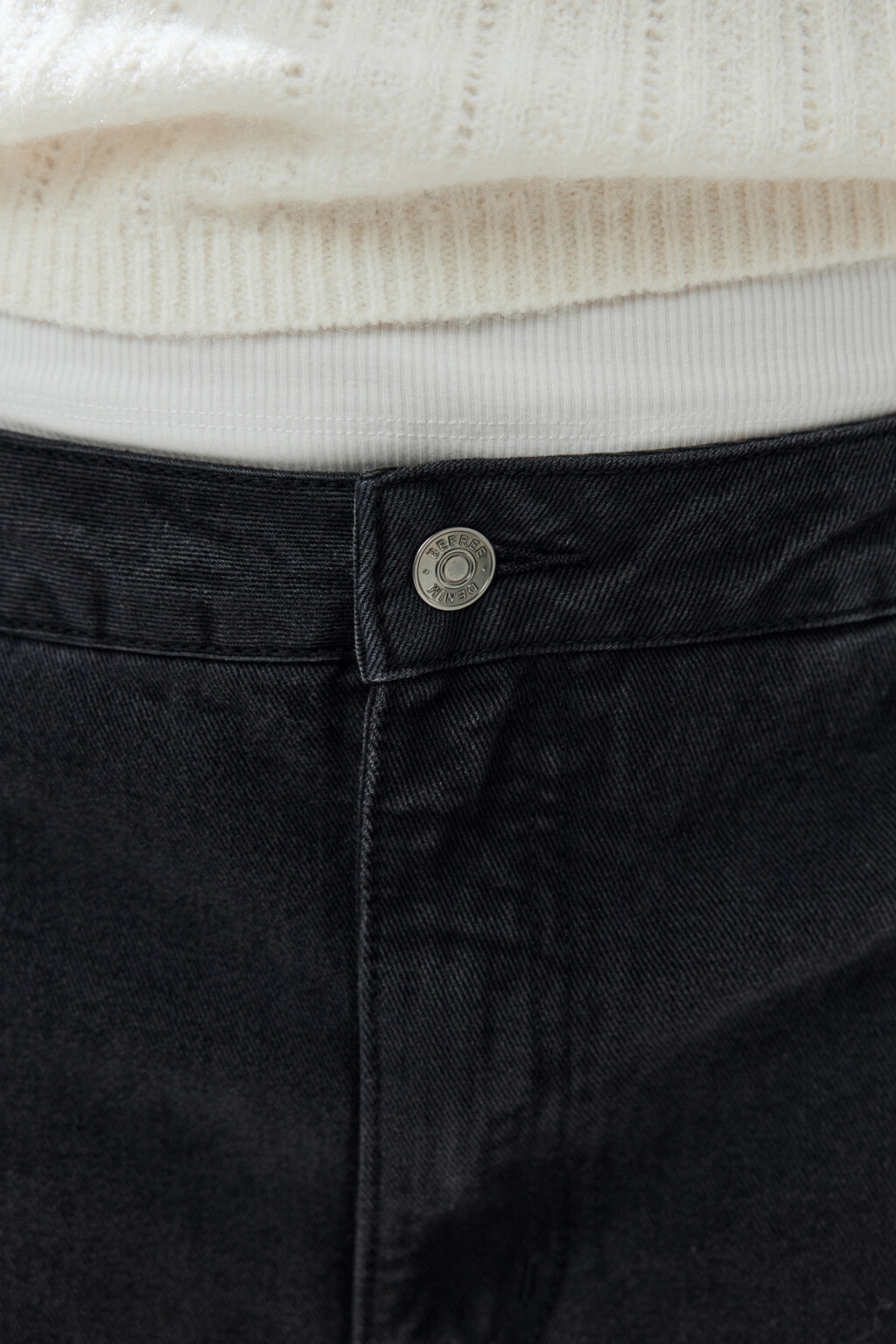 Джинсы прямые со средней посадкой - цвет черный - 4