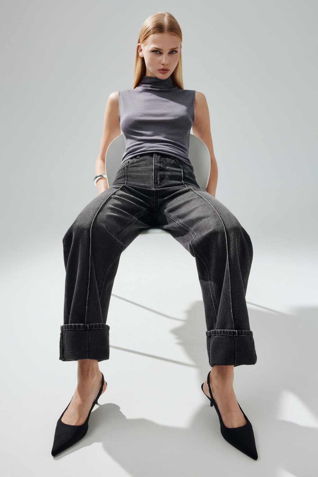 Джинсы прямые со стрелками и подворотами - цвет серый - 1