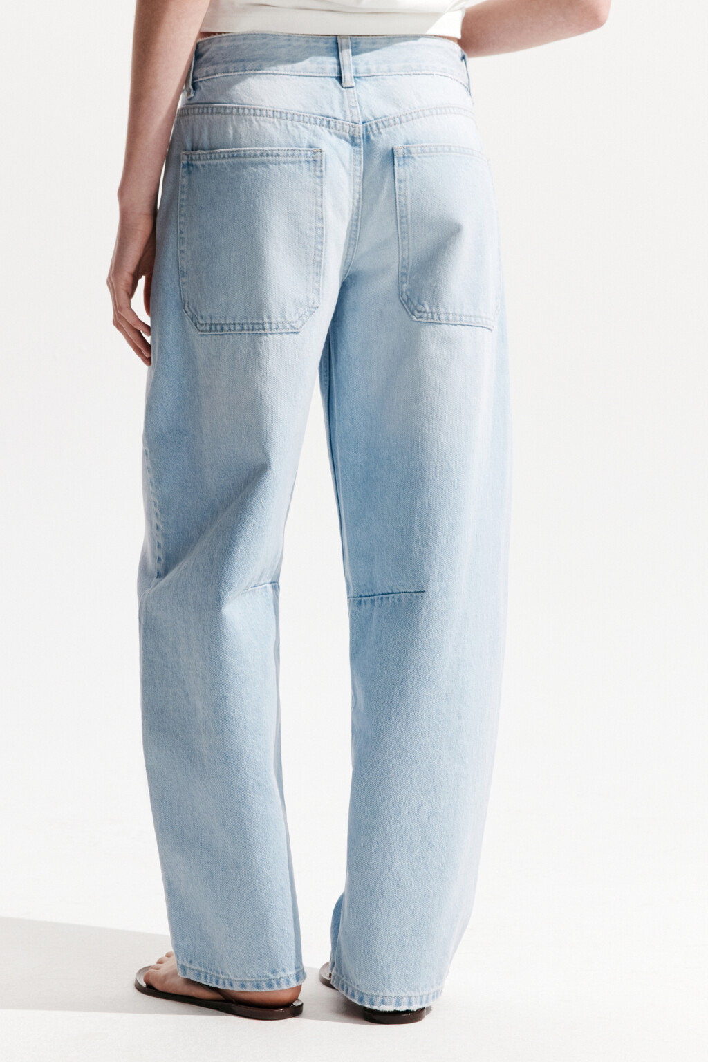 Джинсы barrel fit со средней посадкой - цвет голубой - 4