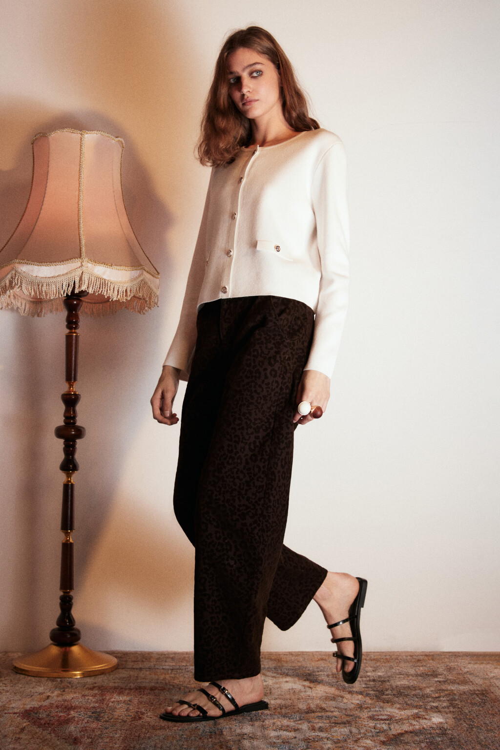 Джинсы barrel fit с леопардовым бархатным принтом - цвет коричневый - 1