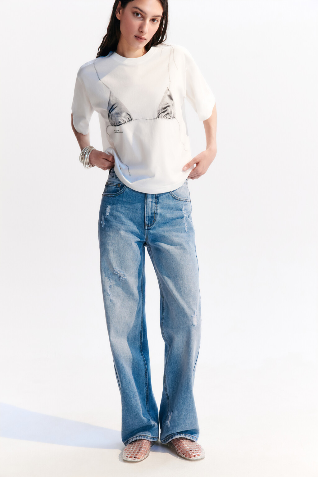 Джинсы прямые рваные с высокой посадкой - цвет голубой - 1