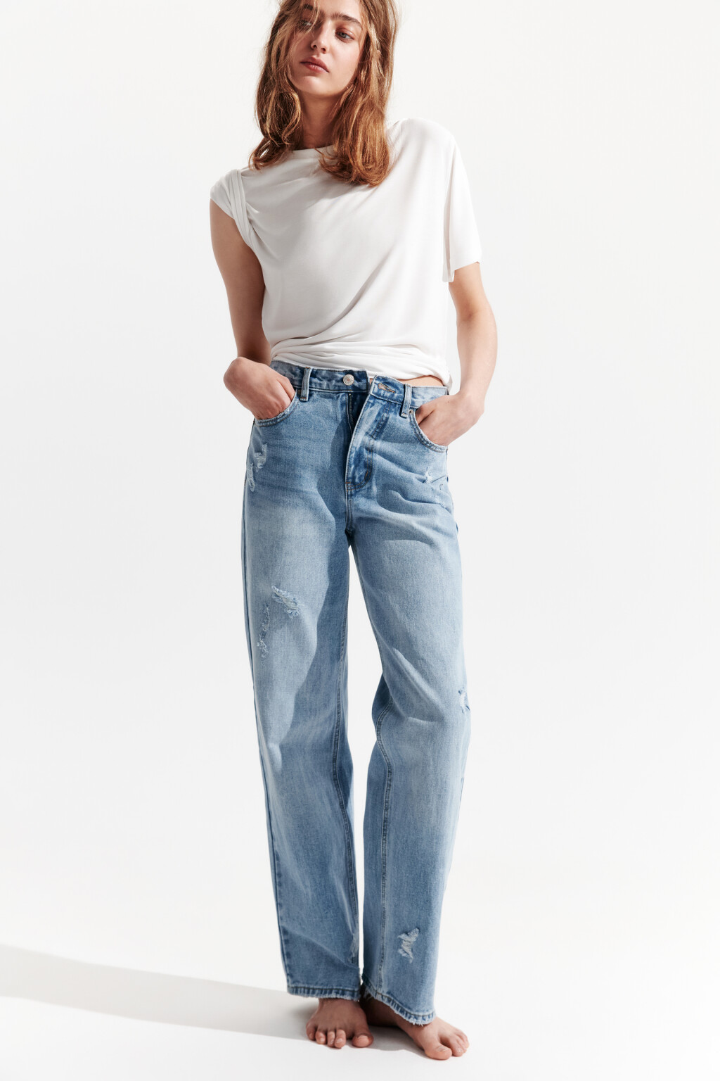 Джинсы прямые рваные с высокой посадкой - цвет голубой - 8