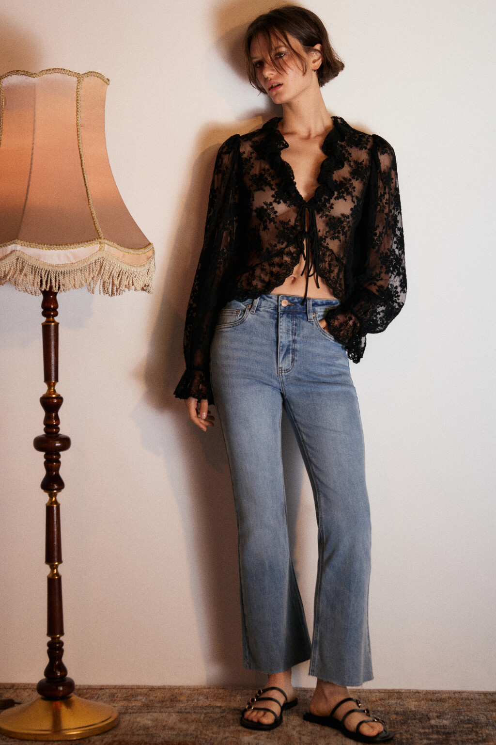 Джинсы клеш укороченные с сырыми срезами - цвет голубой - 1