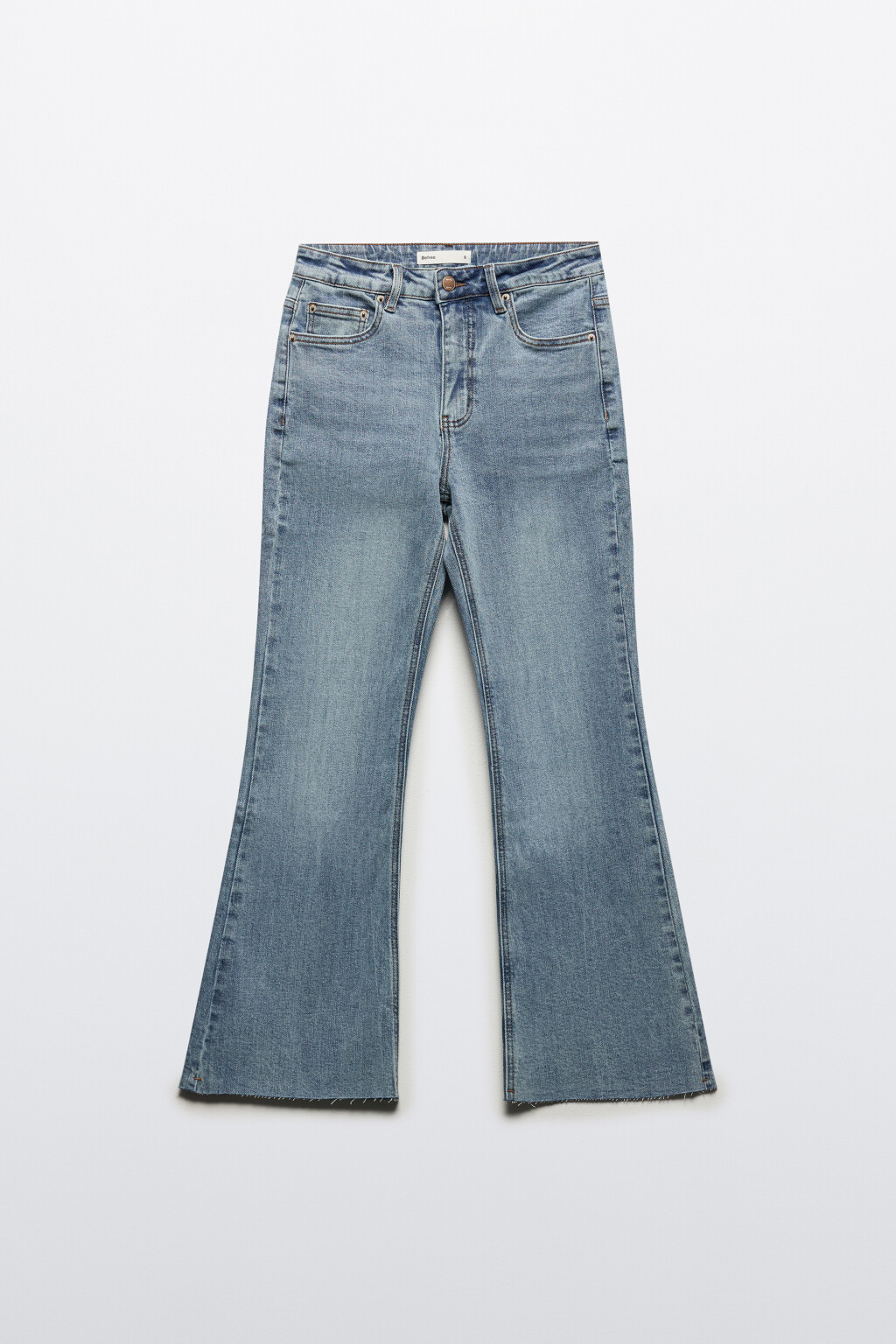 Джинсы клеш укороченные с сырыми срезами - цвет голубой - 7