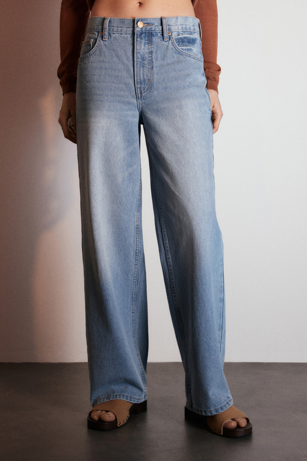 Джинсы прямые со средней посадкой - цвет голубой - 2