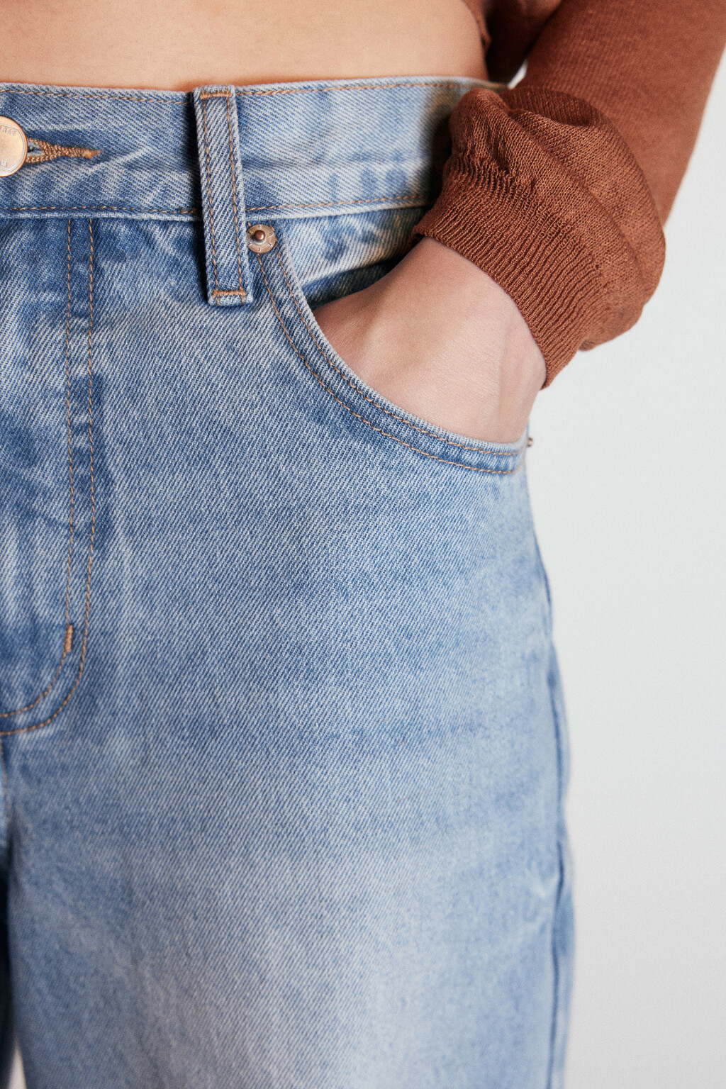 Джинсы прямые со средней посадкой - цвет голубой - 6