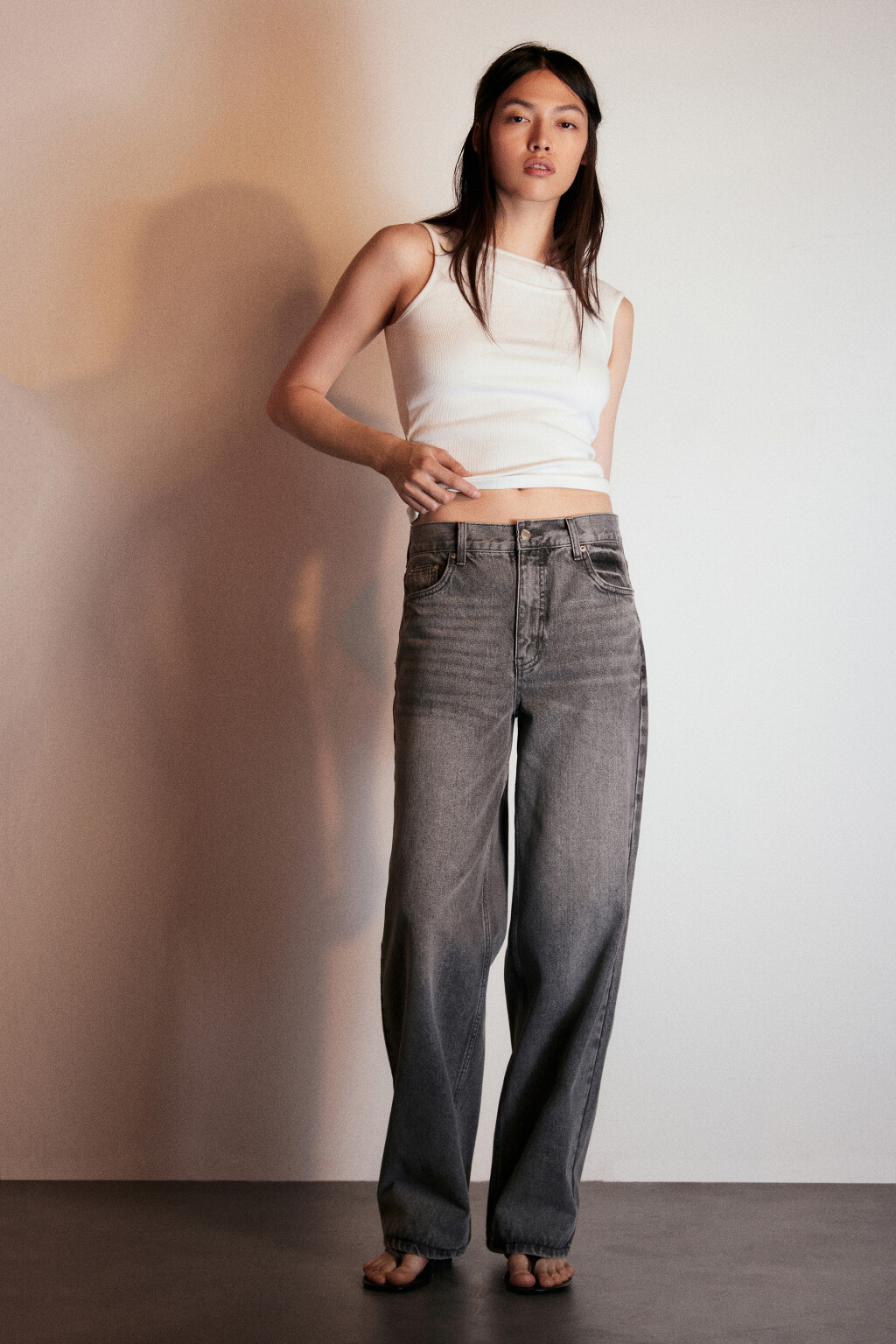 Джинсы прямые со средней посадкой - цвет серый - 4