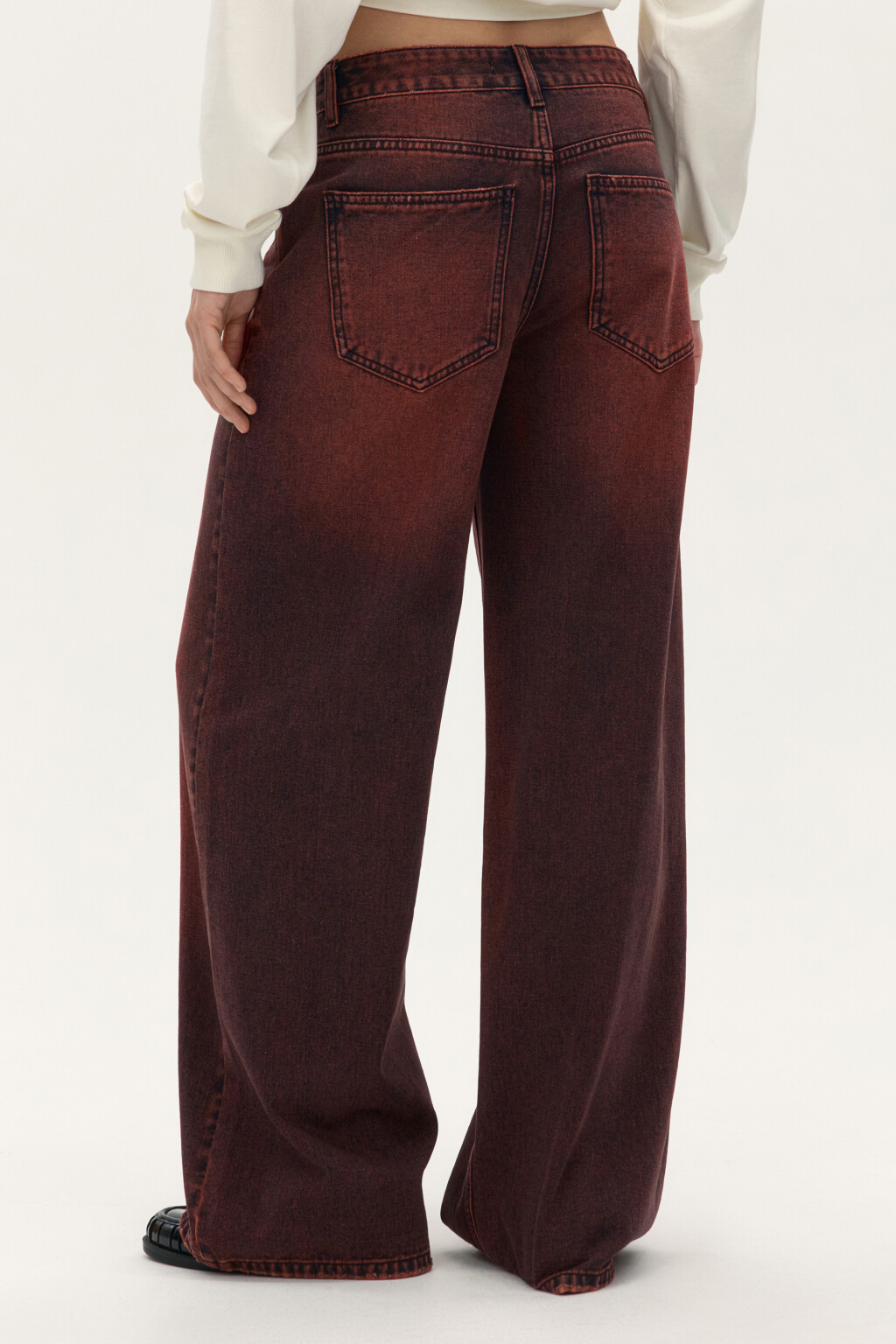 Джинсы широкие с вареным эффектом - цвет красный - 3