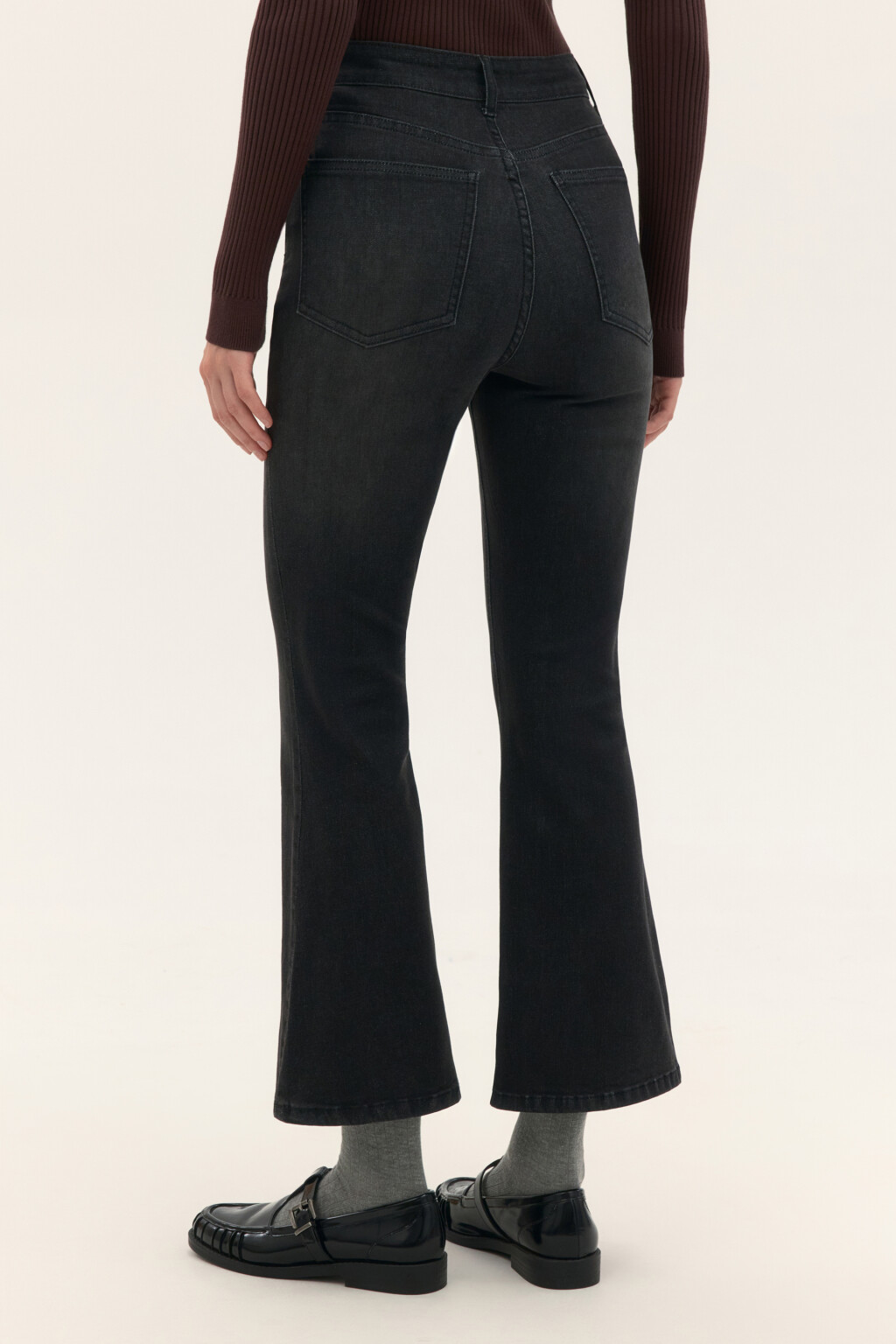 Джинсы клеш укороченные - цвет серый - 3