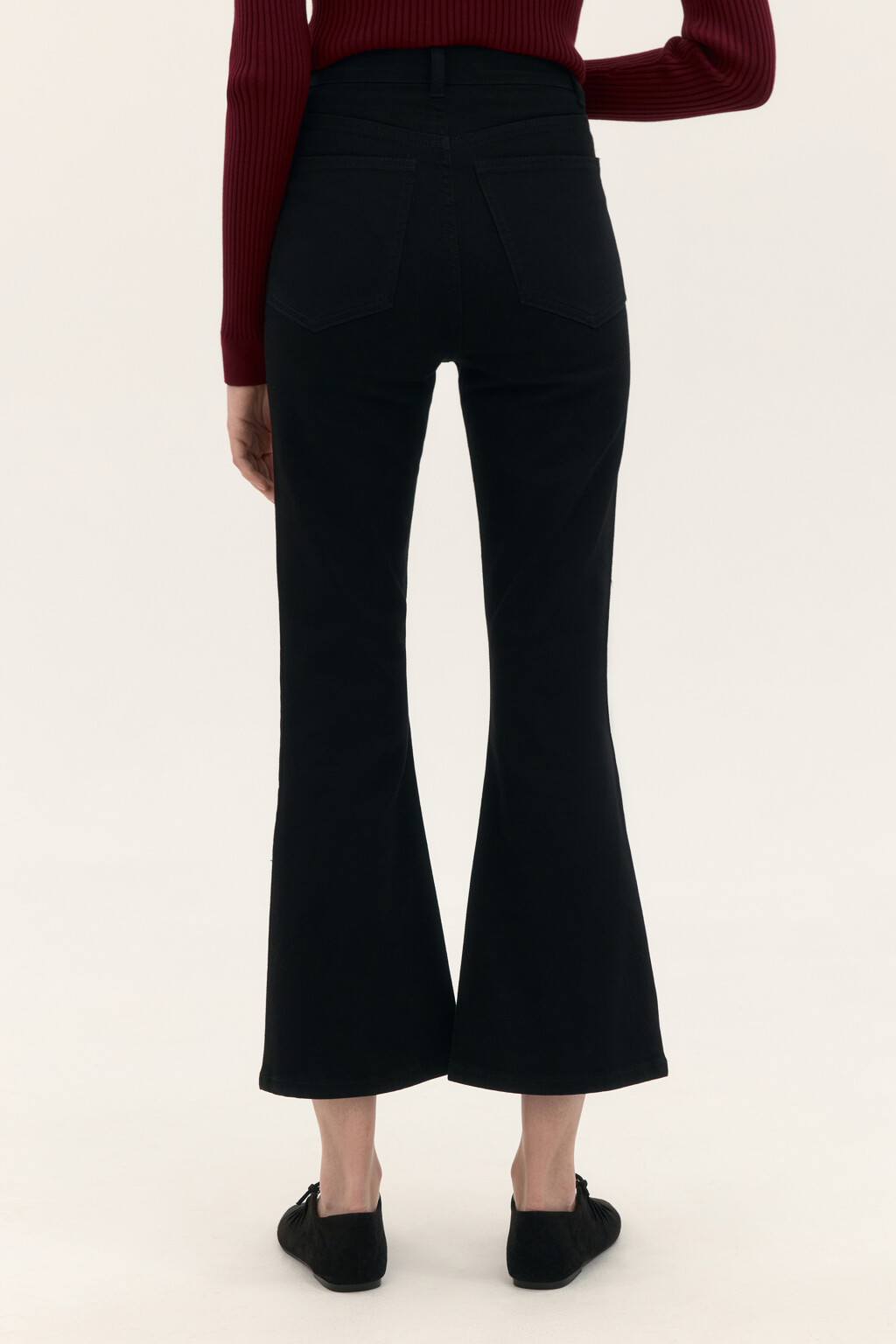 Джинсы клеш укороченные - цвет черный - 3