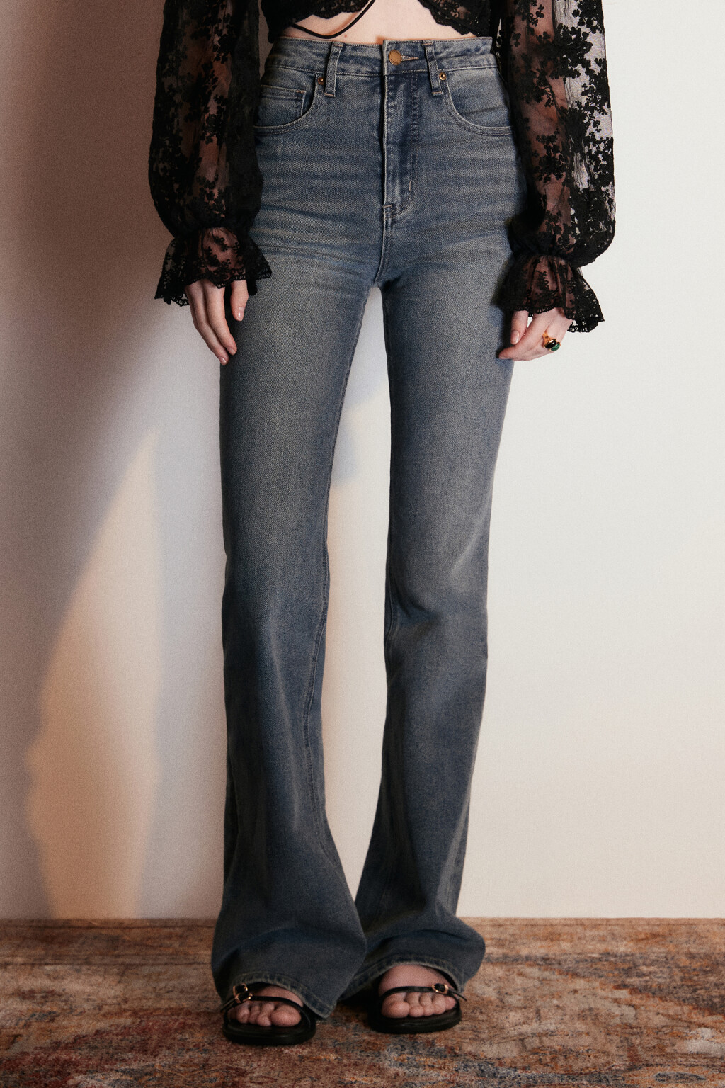 Джинсы клеш с высокой посадкой - цвет темный тинт - 3