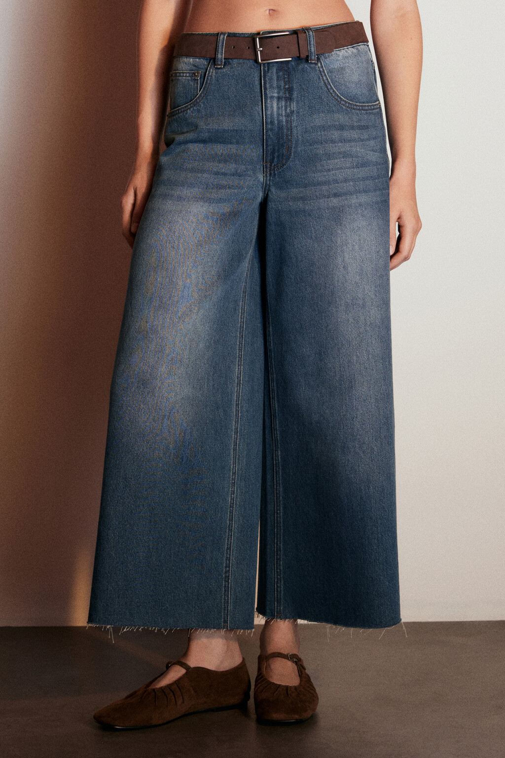 Джинсы кроп широкие с ремнем - цвет голубой - 2