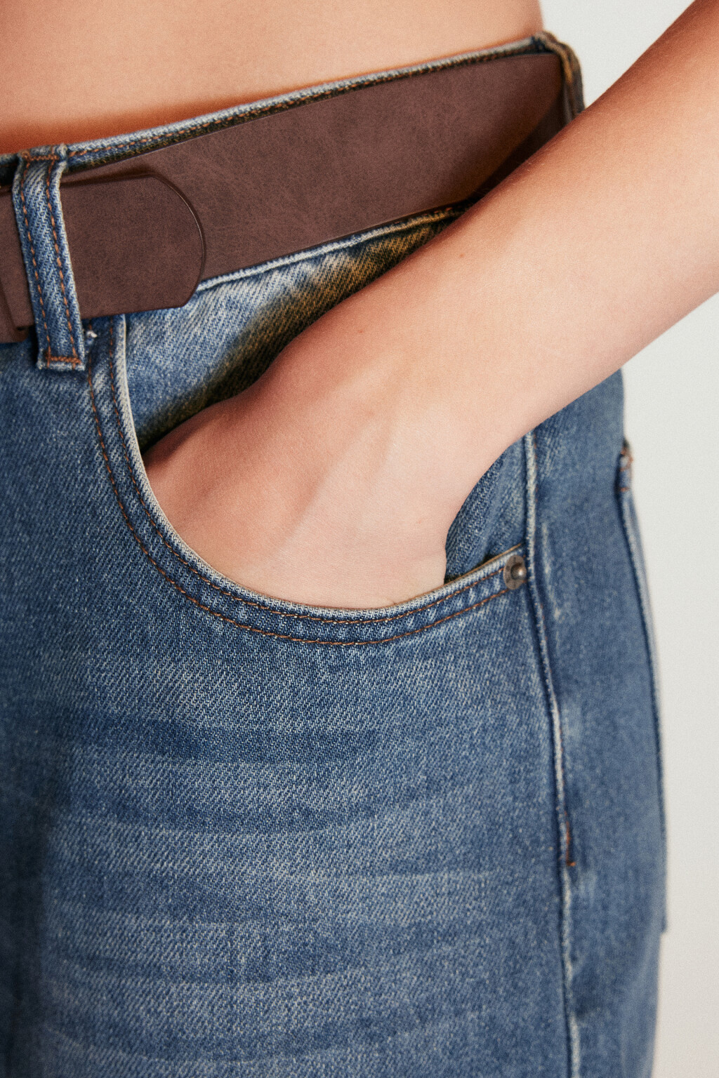 Джинсы кроп широкие с ремнем - цвет голубой - 6