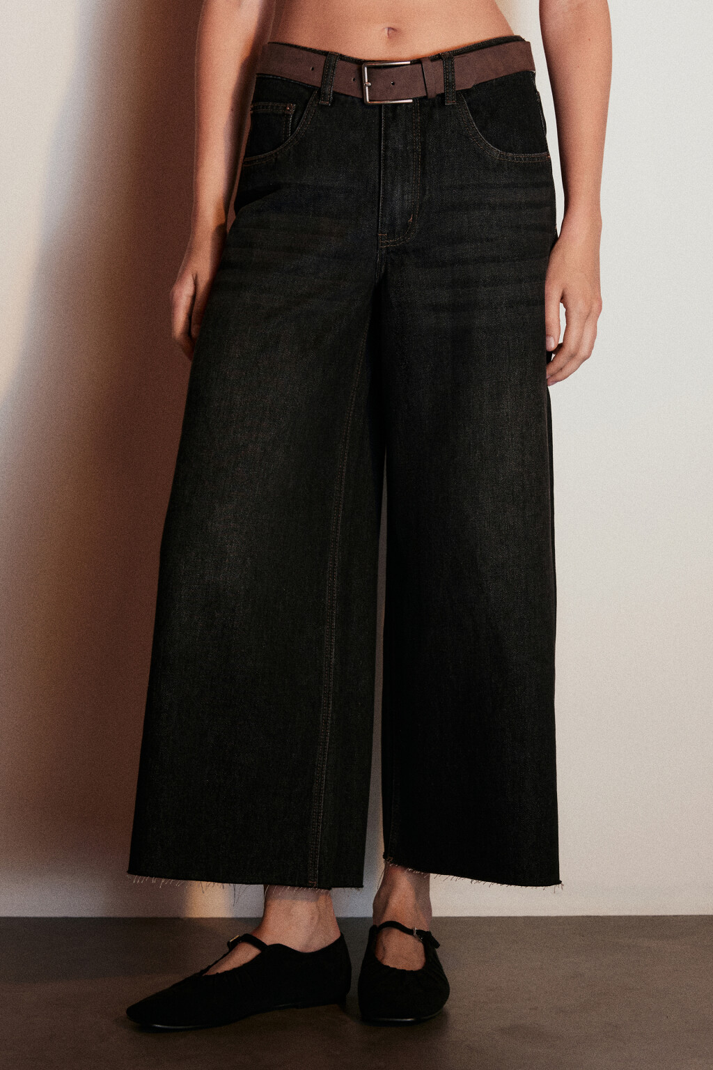 Джинсы кроп широкие с ремнем - цвет серый - 2