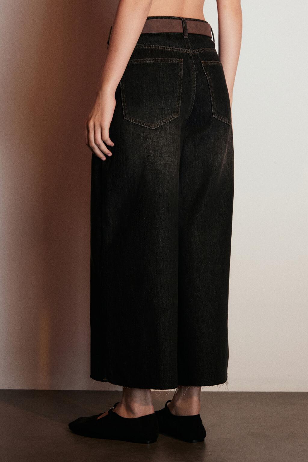 Джинсы кроп широкие с ремнем - цвет серый - 3