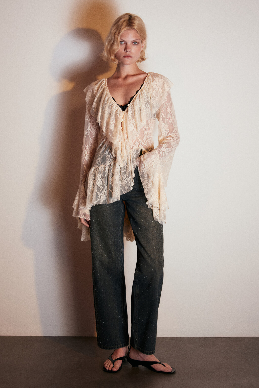 Джинсы прямые со стразами - цвет темный тинт - 4