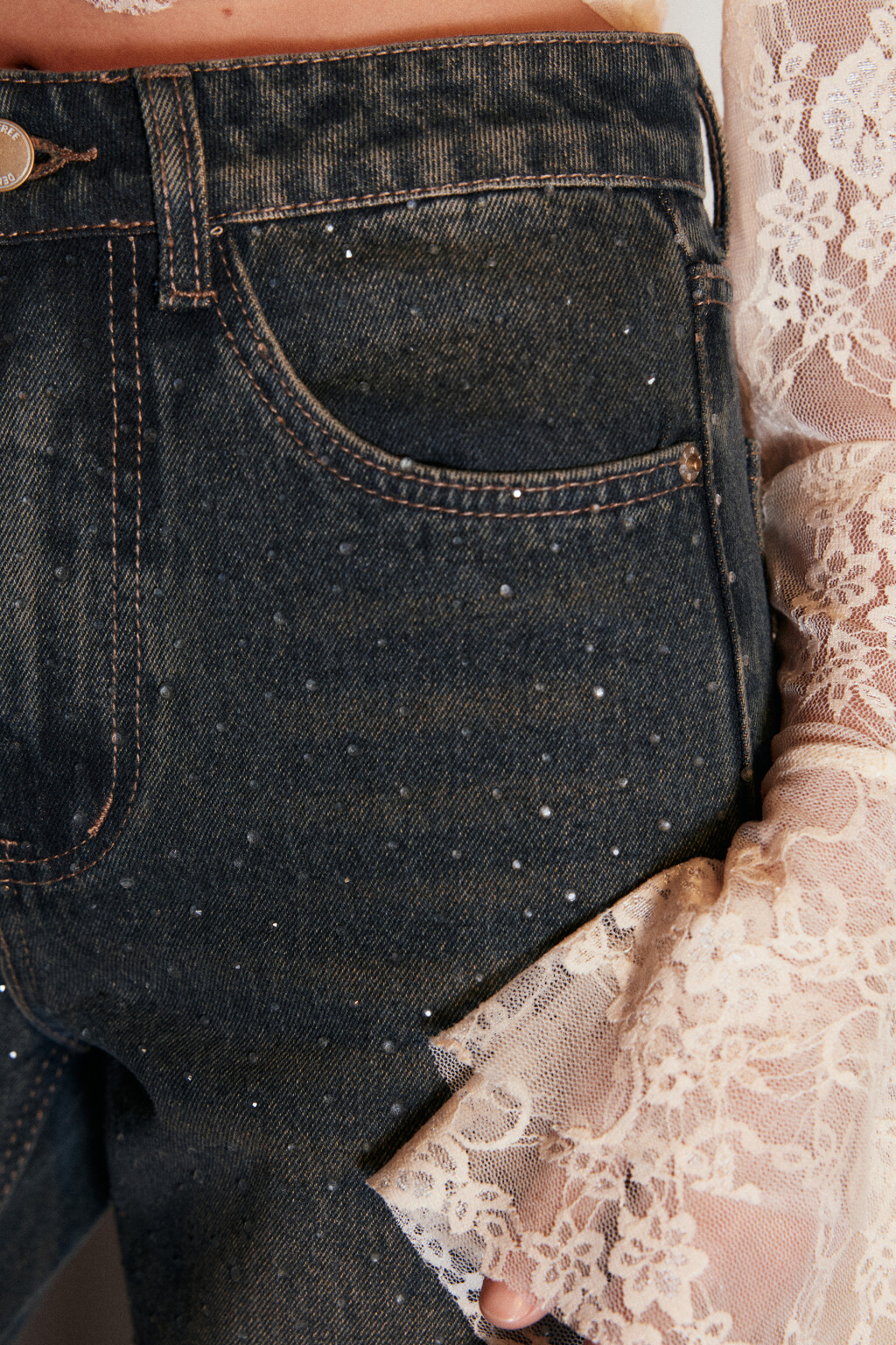 Джинсы прямые со стразами - цвет темный тинт - 6