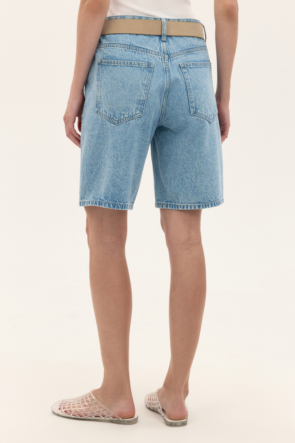 Шорты джинсовые прямые с ремнем - цвет голубой - 3