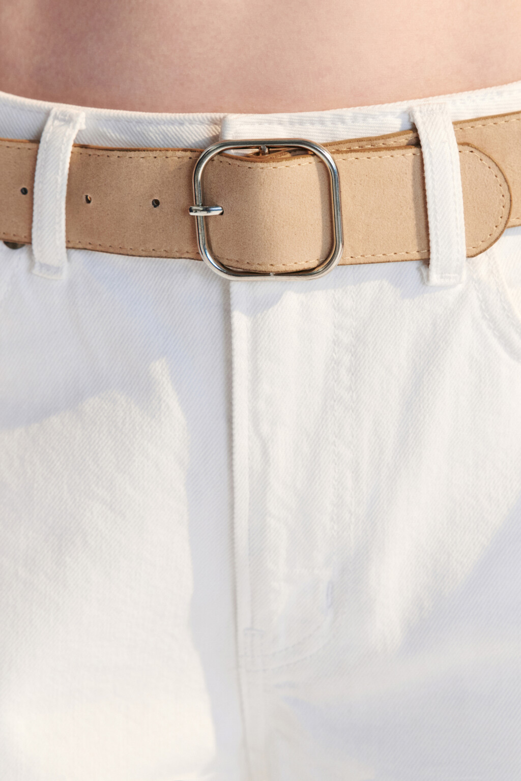 Шорты джинсовые прямые с ремнем - цвет белый - 5