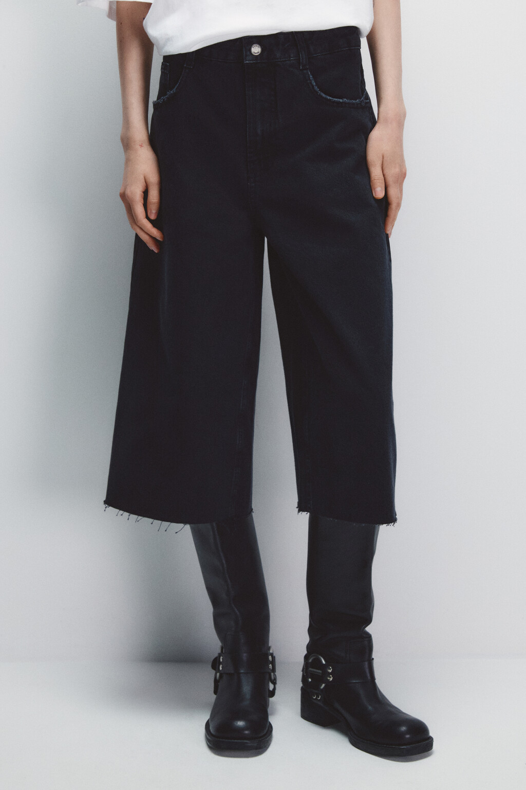 Джортсы рваные с бахромой - цвет черный - 3