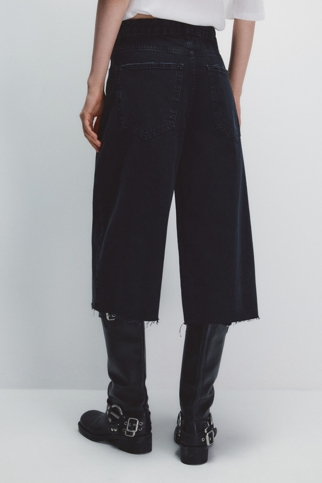 Джортсы рваные с бахромой - цвет черный - 4