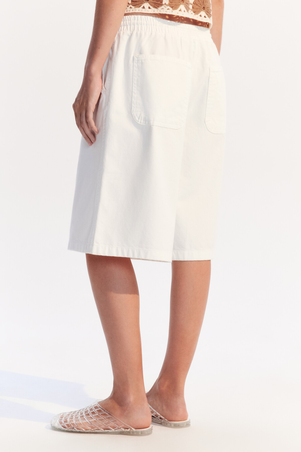 Шорты джинсовые с поясом на завязках - цвет белый - 3