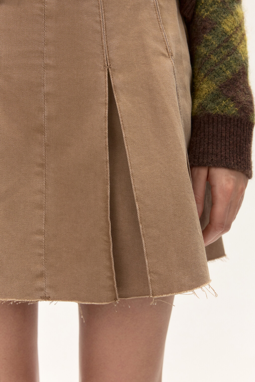 Юбка джинсовая в складку с ремнем - цвет бежевый - 7