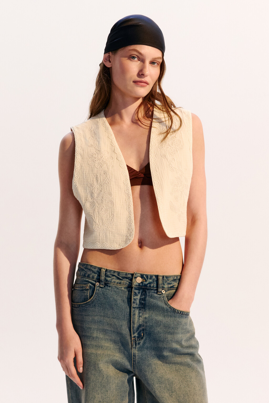 Жилет хлопковый с цветочной вышивкой - цвет бежевый - 1