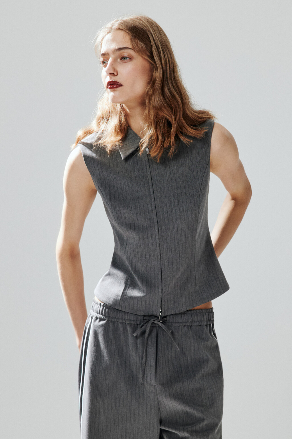 Жилет на молнии с отложным воротником - цвет серый - 3