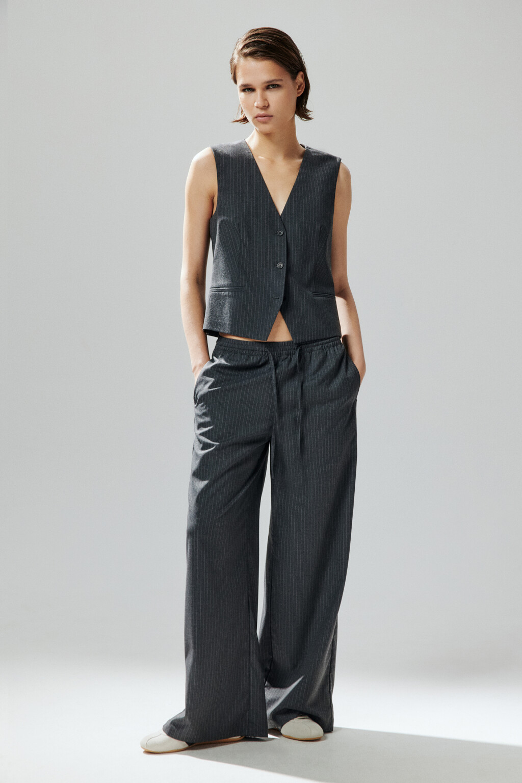 Жилет костюмный в полоску - цвет серый - 4