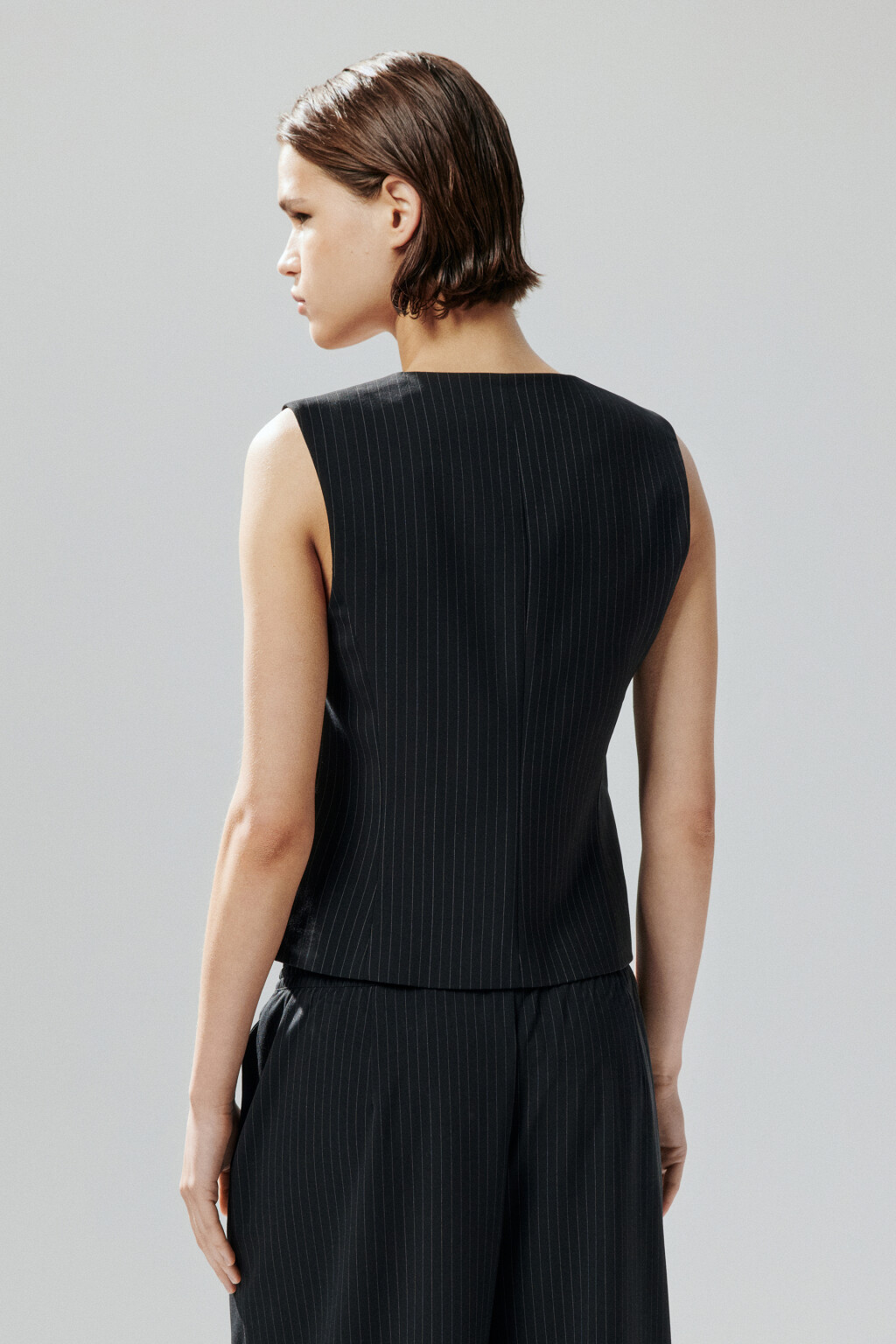 Жилет костюмный в полоску - цвет черный - 3