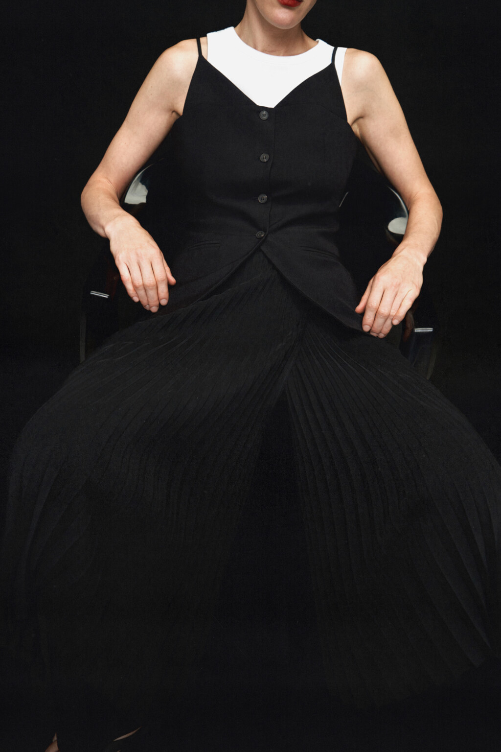 Жилет костюмный на бретелях - цвет черный - 1