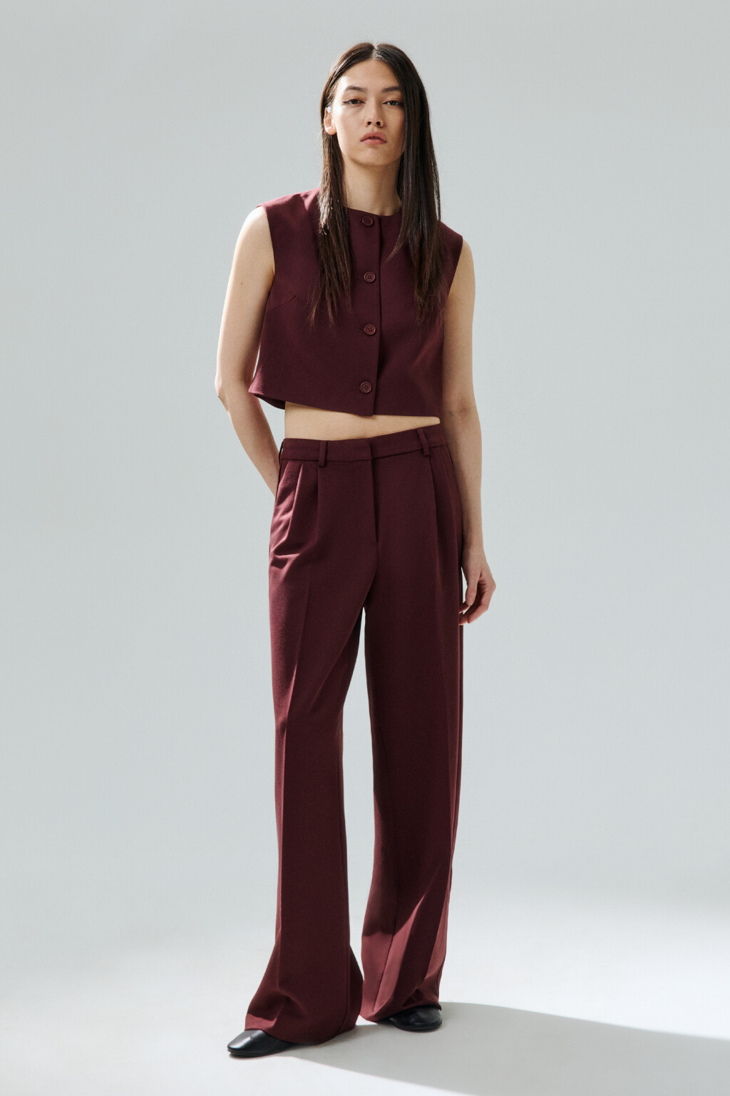Жилет костюмный с круглым вырезом - цвет бордовый - 4