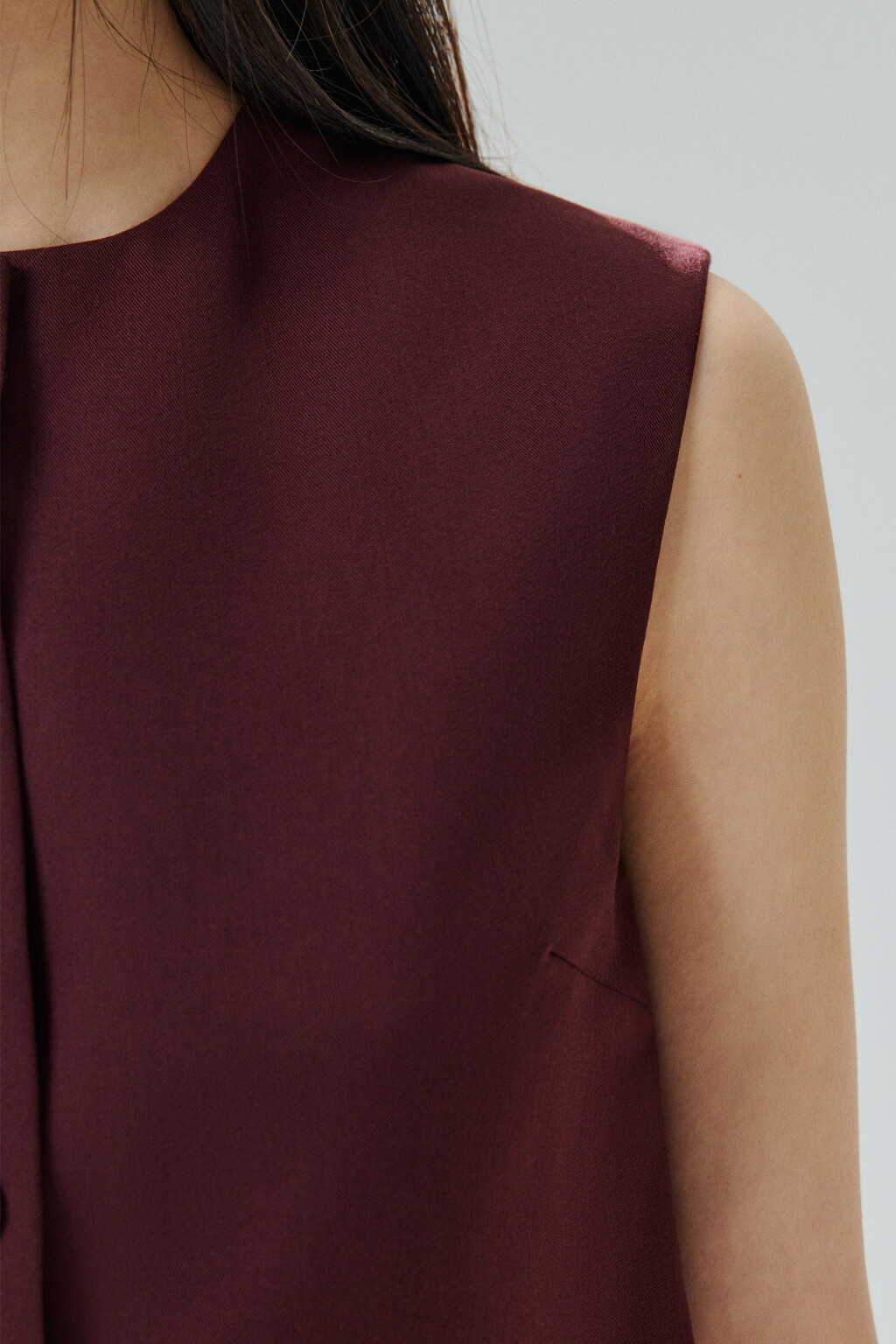 Жилет костюмный с круглым вырезом - цвет бордовый - 6