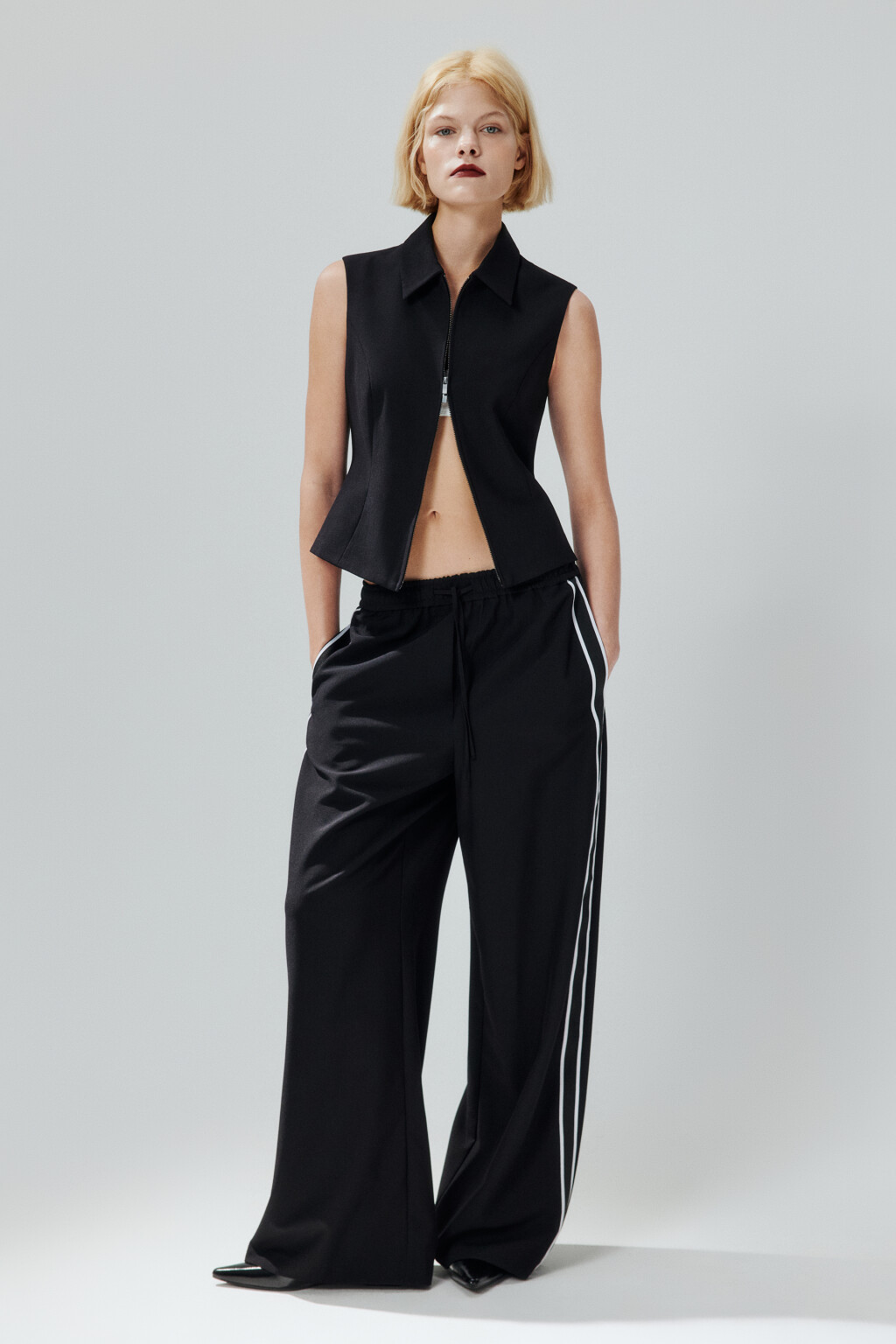 Жилет на молнии с отложным воротником - цвет черный - 4