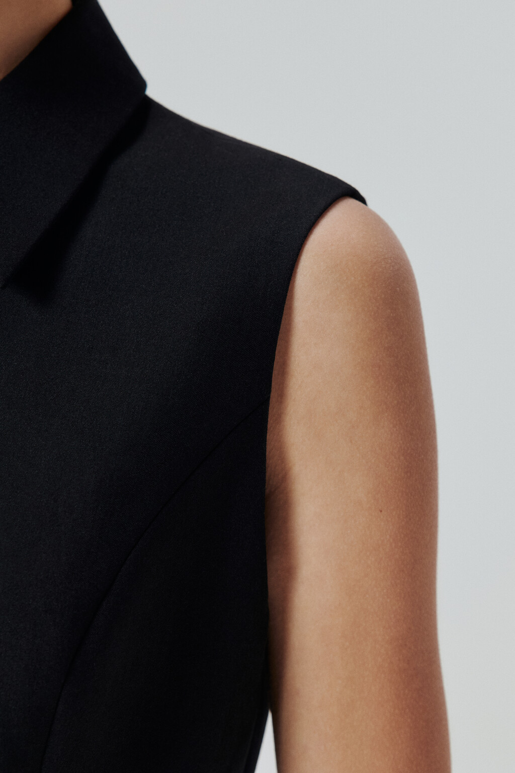 Жилет на молнии с отложным воротником - цвет черный - 6