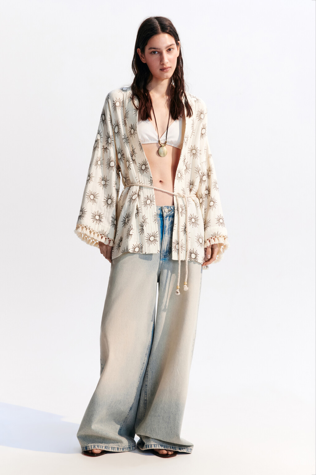 Блузка-кимоно с поясом и кисточками - цвет черный - 4