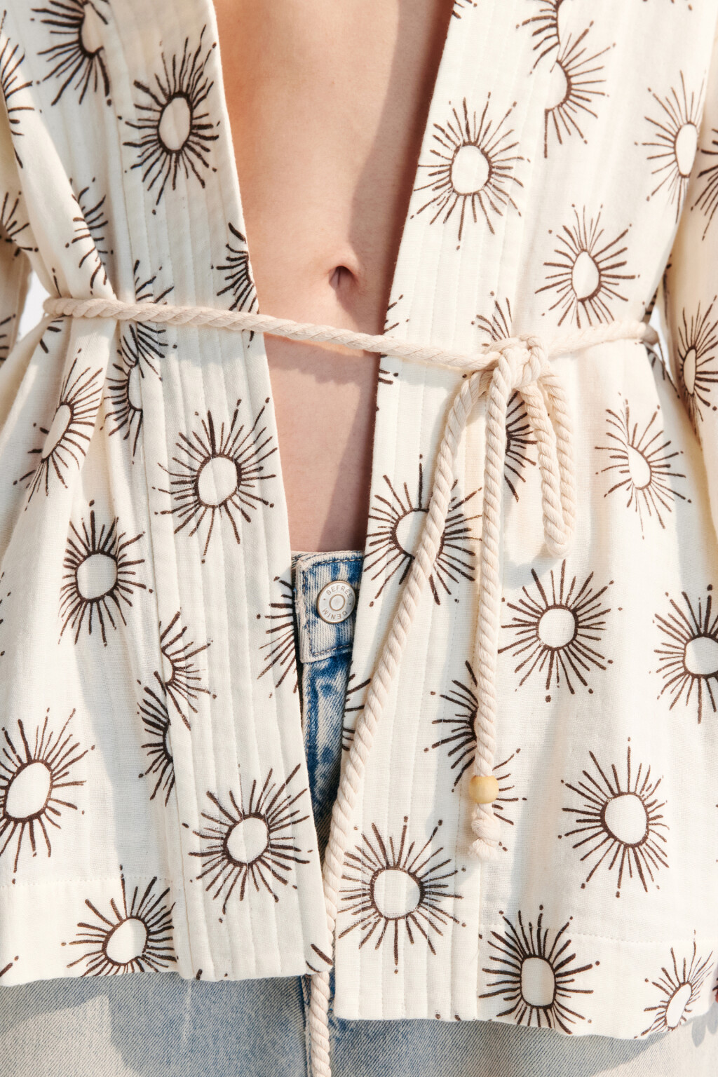 Блузка-кимоно с поясом и кисточками - цвет черный - 5