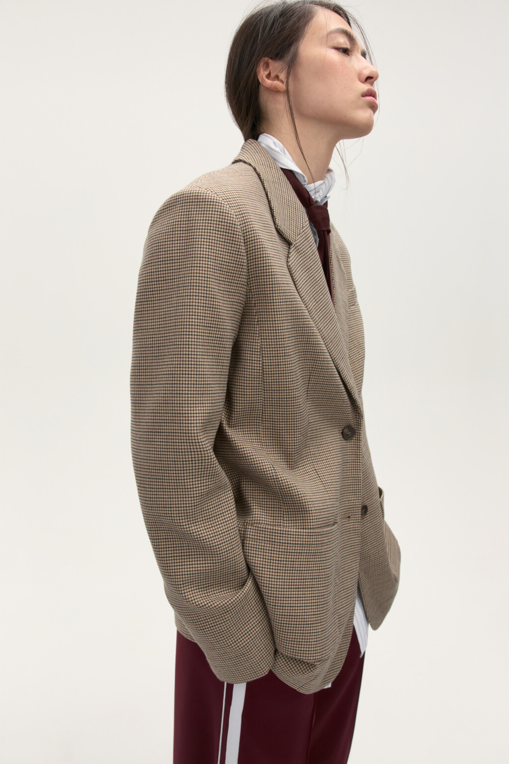 Пиджак в клетку с накладными карманами - цвет бежевый - 2