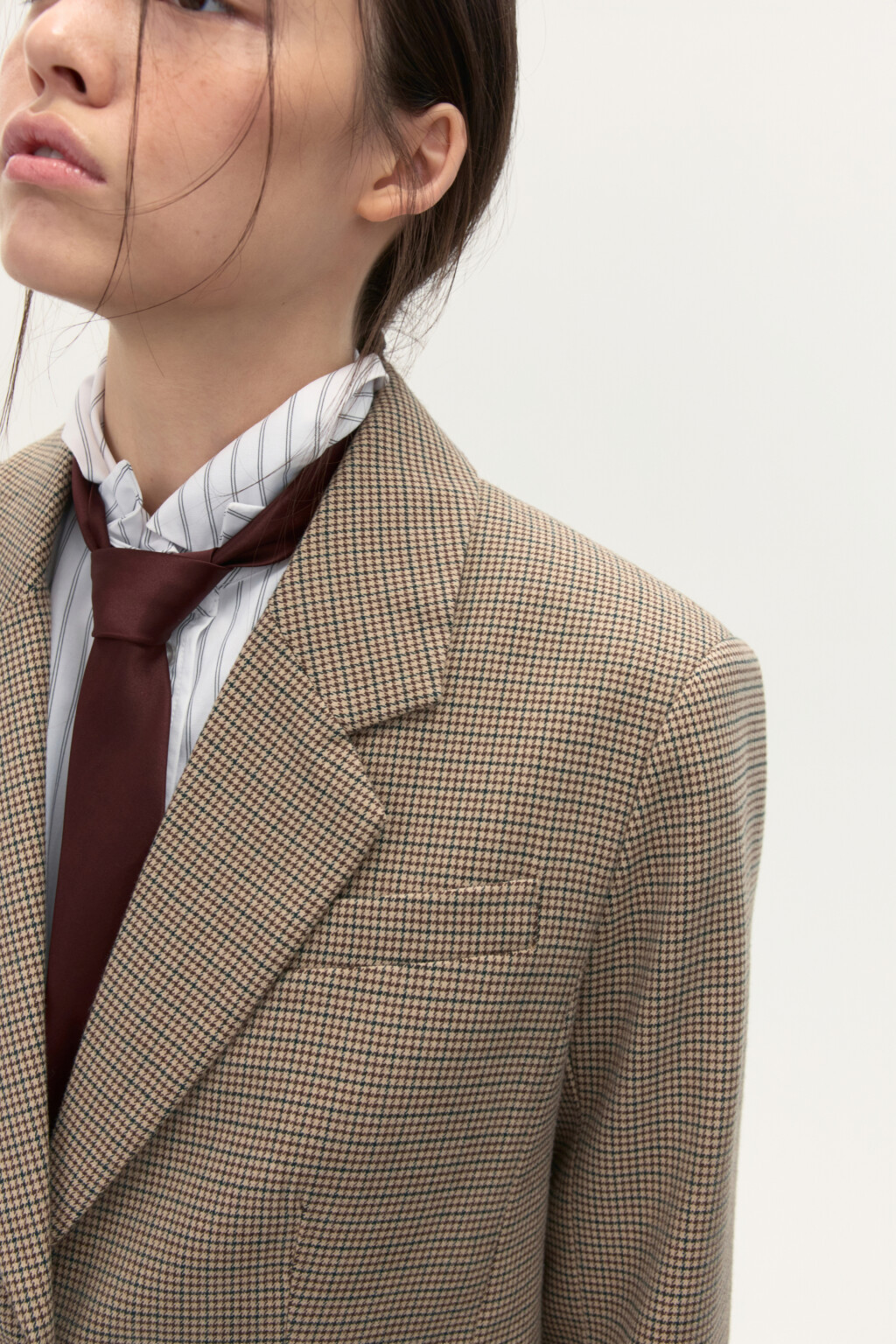 Пиджак в клетку с накладными карманами - цвет бежевый - 7