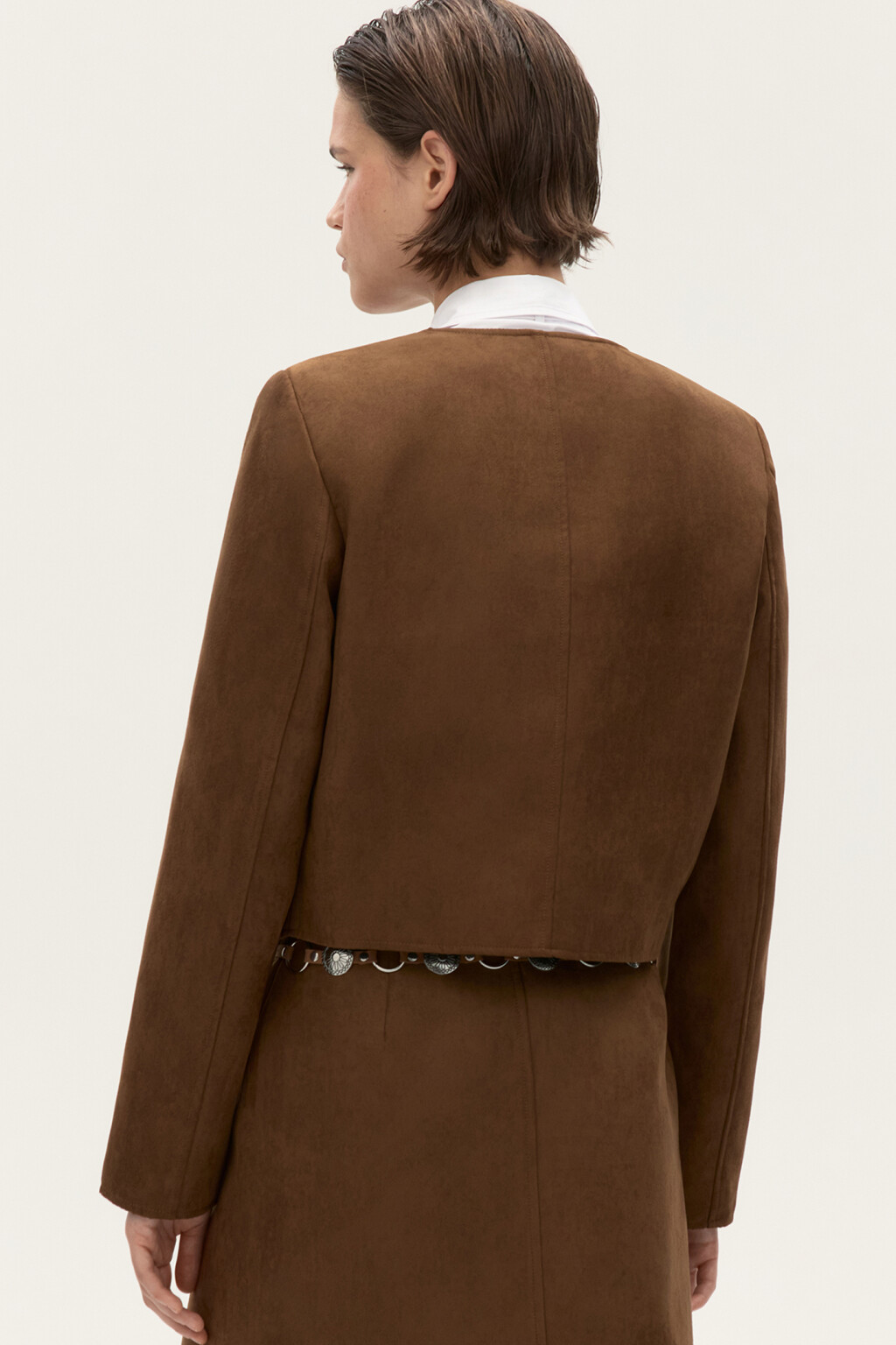 Жакет укороченный с замшевой фактурой - цвет коричневый - 3