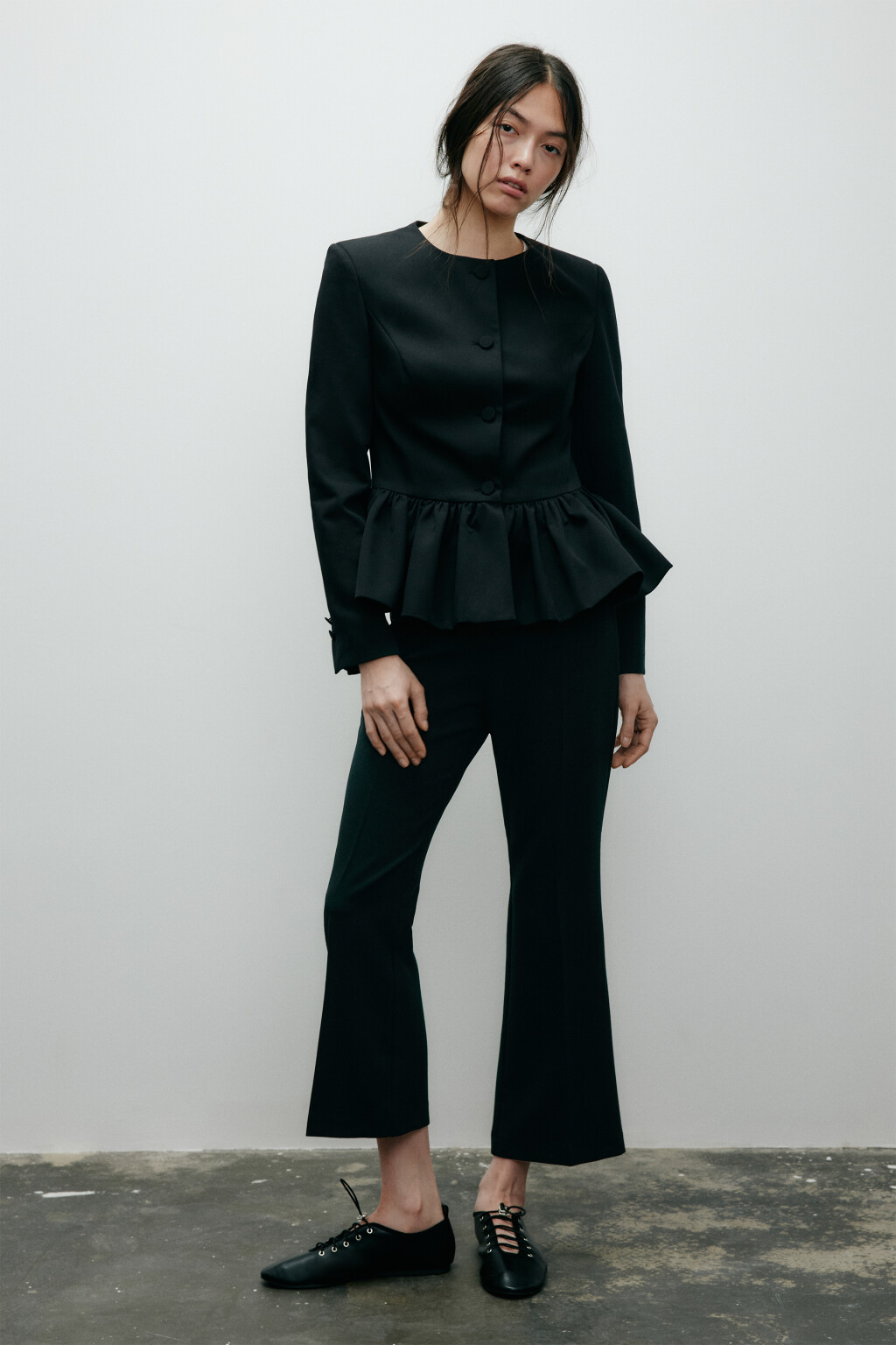 Жакет приталенный с баской - цвет черный - 7