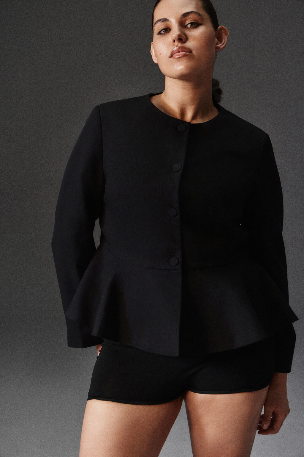 Жакет приталенный с баской - цвет черный - 8