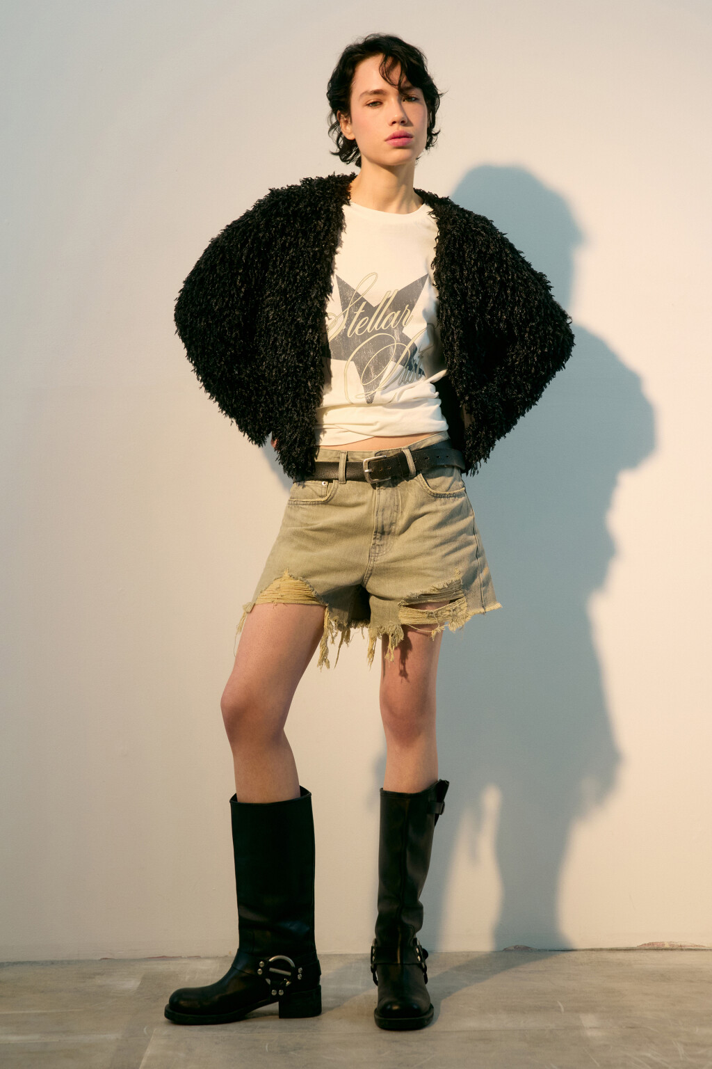 Жакет oversize пушистый - цвет черный - 4