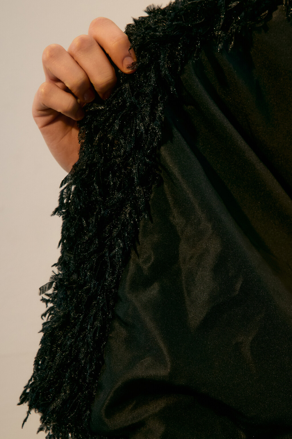 Жакет oversize пушистый - цвет черный - 7