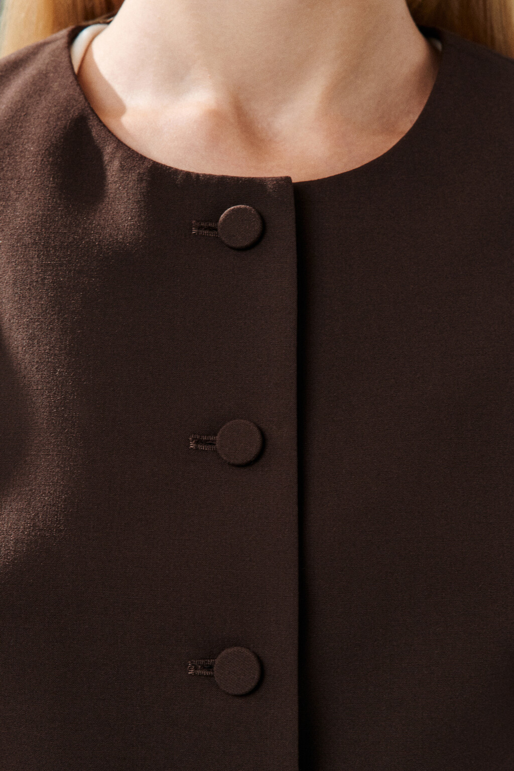 Жакет приталенный с объемными рукавами - цвет коричневый - 6