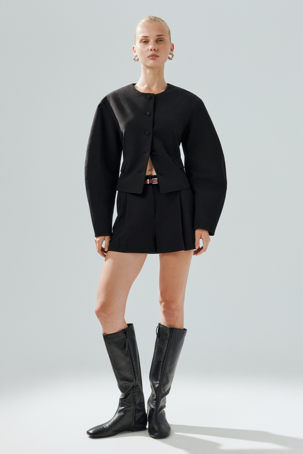 Жакет приталенный с объемными рукавами - цвет черный - 5